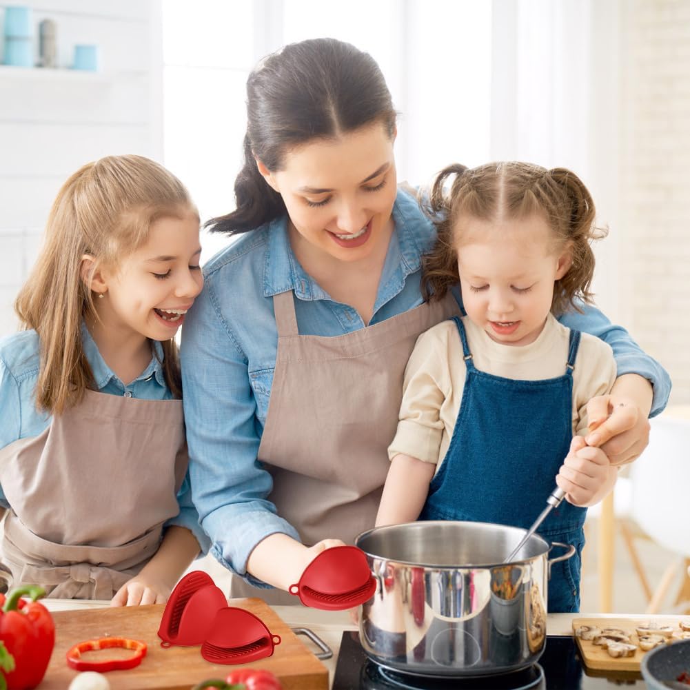 AUAUY 1 Pair Mini Silicone Oven Mitts, Heat Resistant Pot Holders Mitts, Cute Oven Pinch Grip Gloves, Small Potholders for Kitchen, Air Fryer Mitts Pair for Cooking, Baking and Grilling (Red)