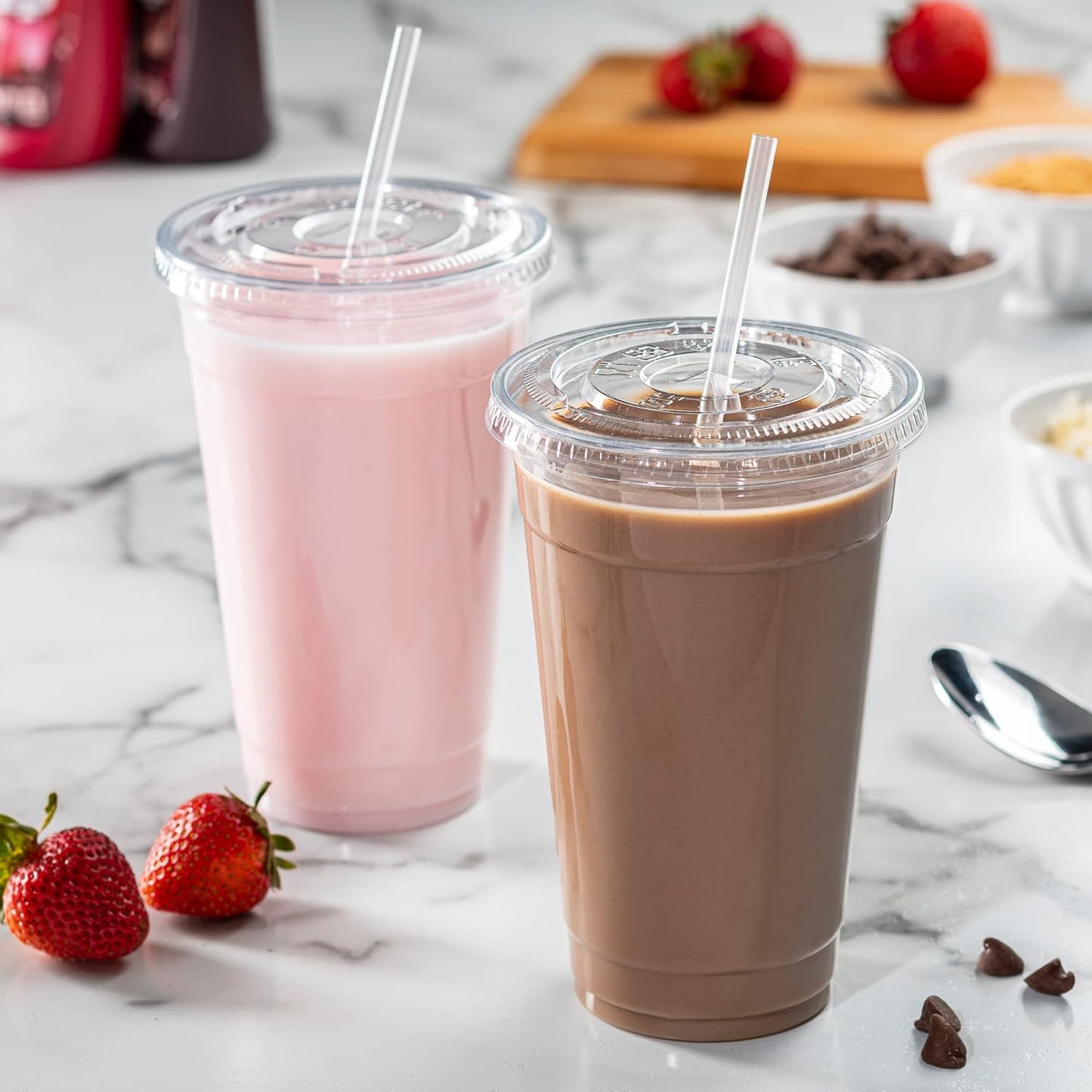 GUSTO Clear Plastic Cups with Flat Lids [24 oz - 100 Count] - Disposable Iced Coffee Cups with Lids - PET Plastic Cold Cups for Smoothies, Juices & To-Go Drinks - Formerly Comfy Package