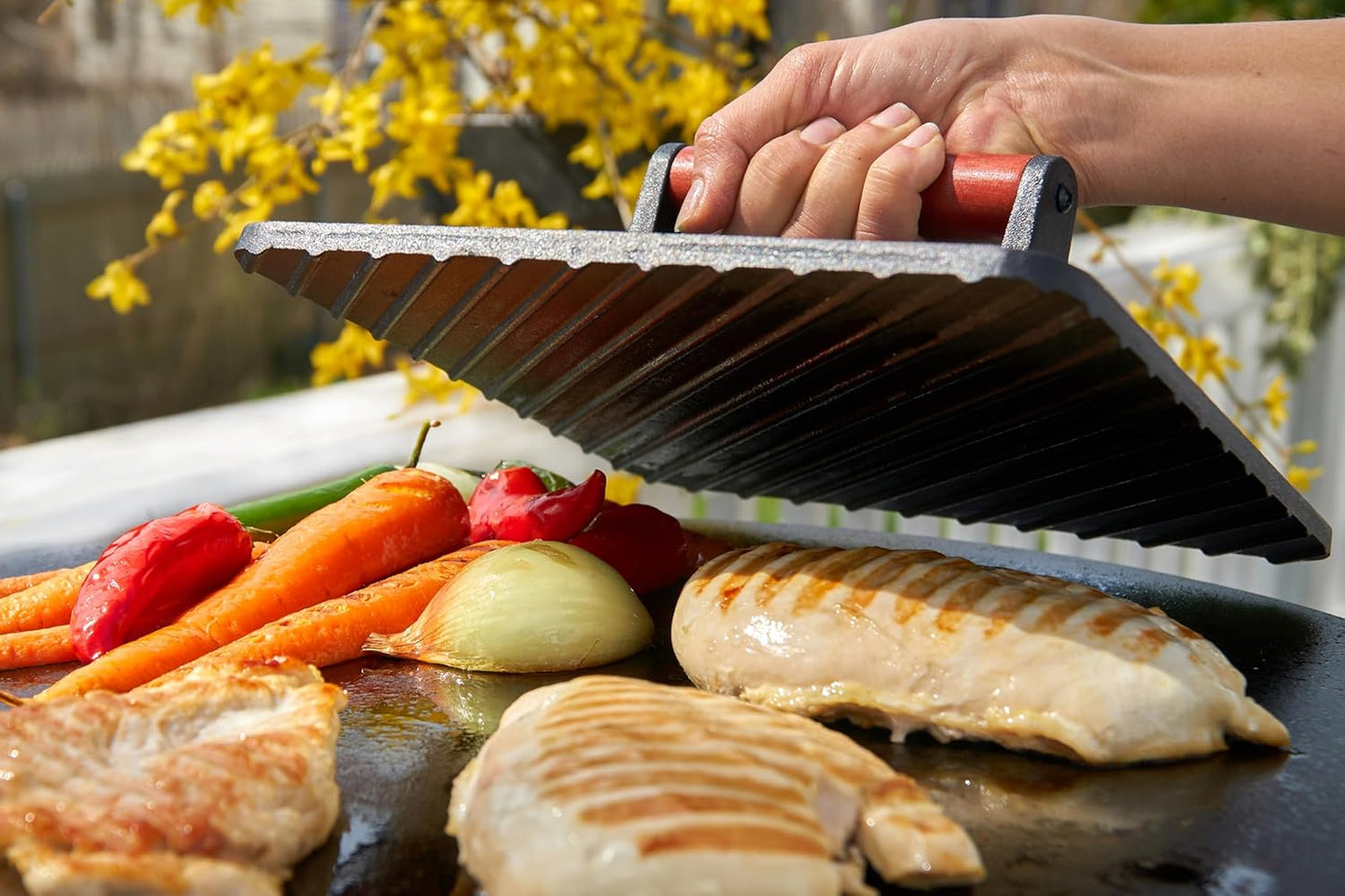 Cuisinart XL Cast Iron Grill Press, 10" x 10" Heavy-Duty Nonstick Smash Burger Steak Press with Wooden Handle, Perfect Grill Accessory Ideal for Grilling, Paninis, and BBQs