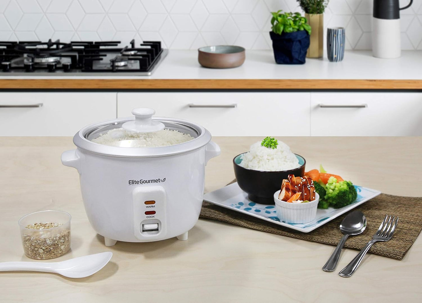 Elite Gourmet Elite Cuisine ERC006 Electric Rice Cooker with Automatic Keep Warm Makes Soups, Stews, Grains, Hot Cereals, White, 6 Cups Cooked (3 Cups Uncooked)