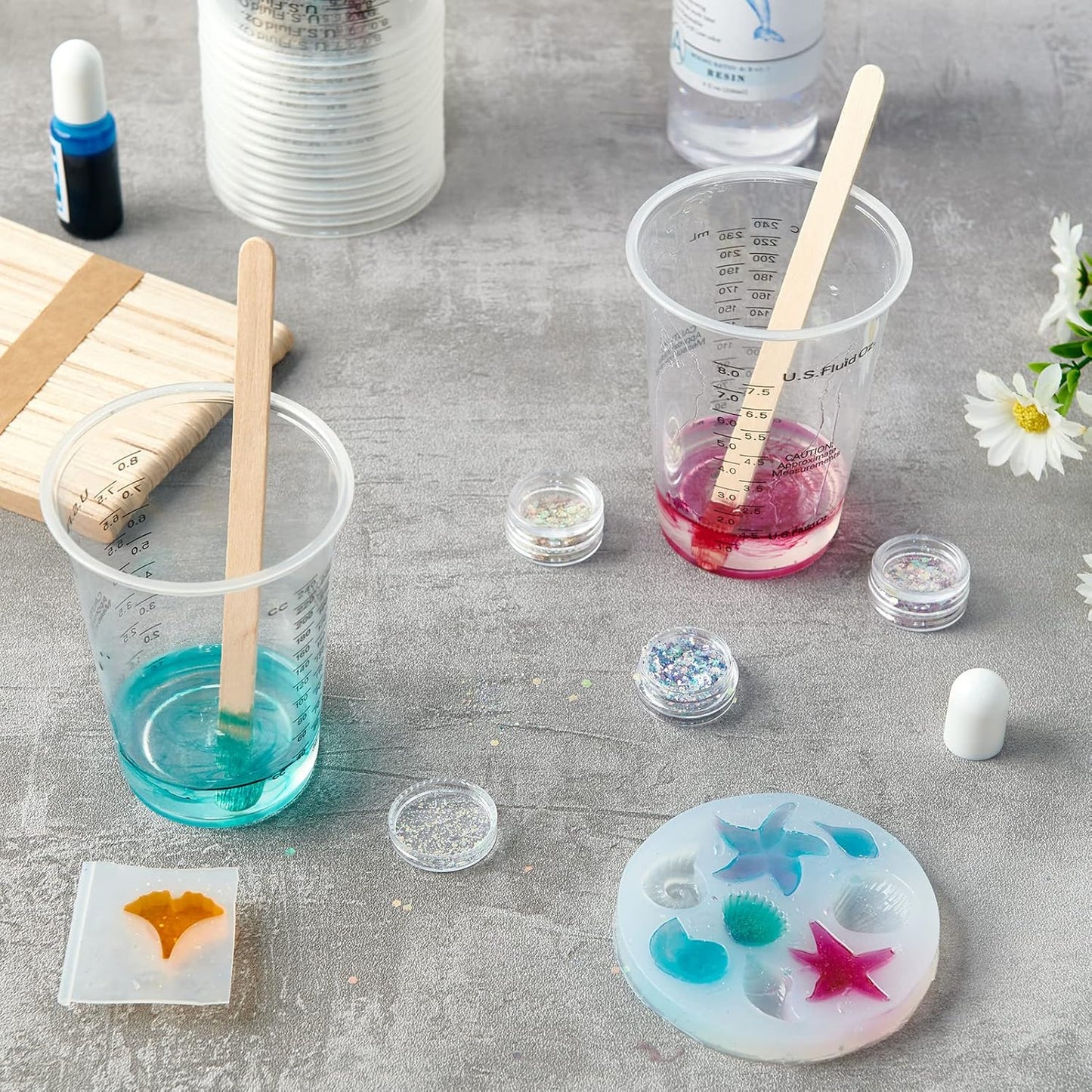 100 PACK Plastic Measuring Cups, 10 oz Disposable Mixing Cups with 100 Wooden Mixing Sticks, Can Be Used for Epoxy Resin, Liquid Measuring, Paint, Cooking and Baking